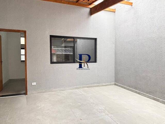 Casa para Venda em São José dos Campos - 4