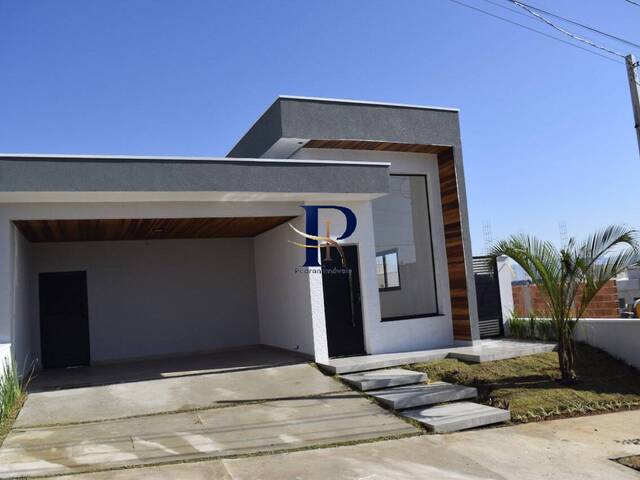 #105 - Casa para Venda em Caçapava - SP - 2