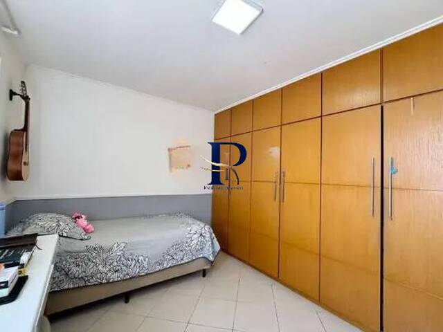 Apartamento para Venda em São José dos Campos - 2