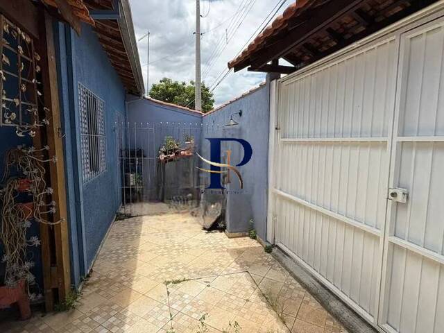 Casa para Venda em São José dos Campos - 3